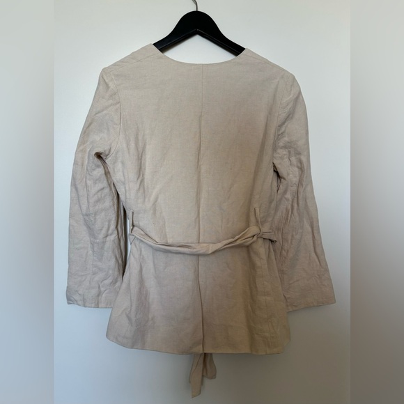 Banana Republic - Women's - Linen Wrap Tie Waist Blazer - Wheat - Size 8 - Picture 3 of 4